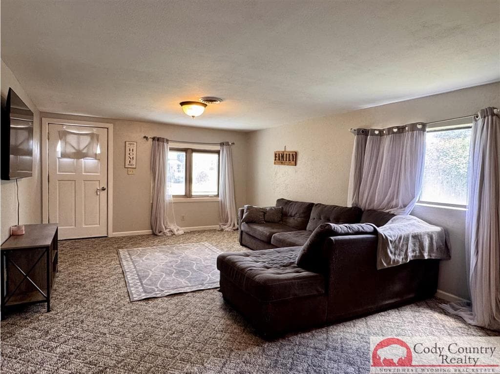 736 Kansas Ave — photo 7 of 25
