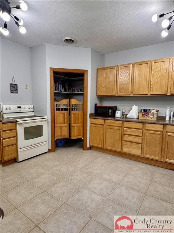 736 Kansas Ave — photo 10 of 25