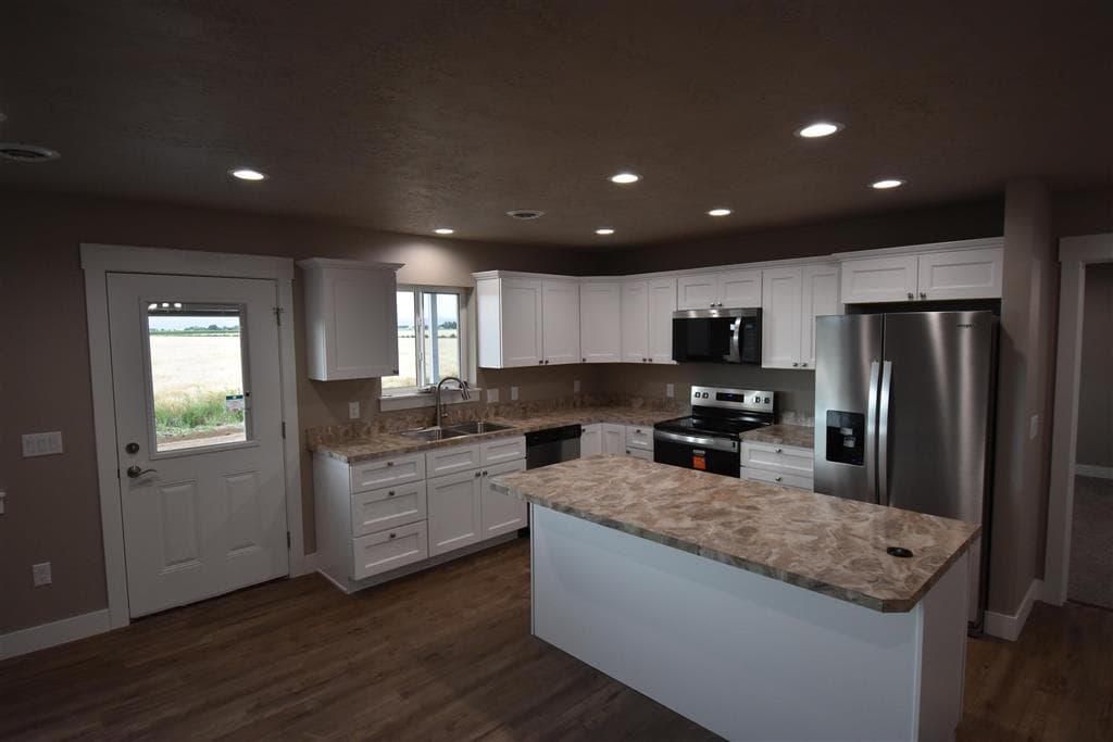 1026 Reagan Street — photo 3 of 17