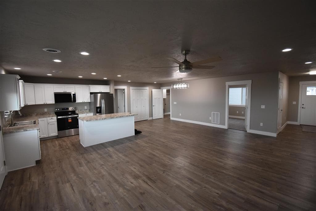 1026 Reagan Street — photo 5 of 17