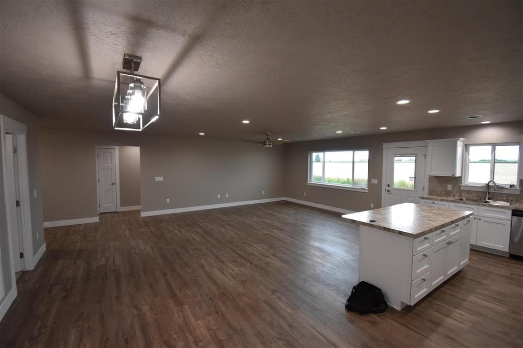 1026 Reagan Street — photo 6 of 17
