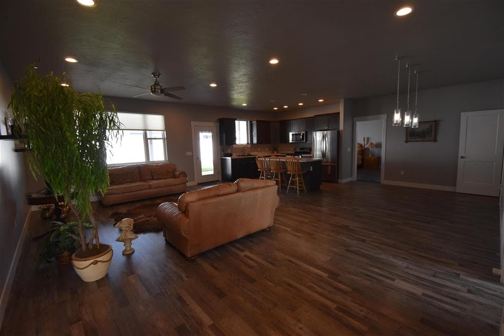 158 S Cedarwood Dr — photo 11 of 25