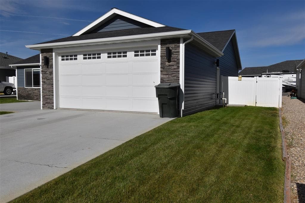 158 S Cedarwood Dr — photo 4 of 25