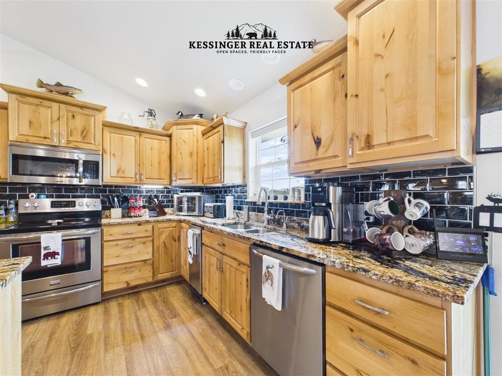 3532 Maple Leaf Ave — photo 11 of 25