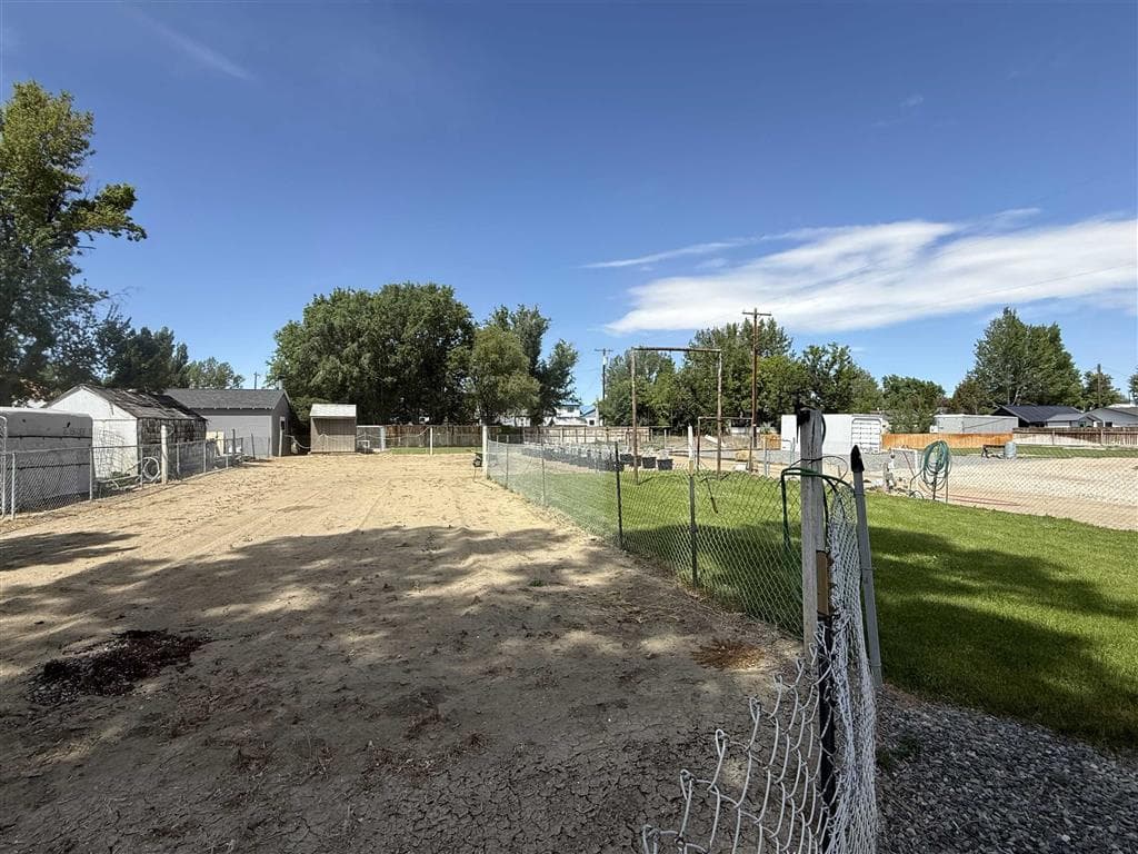 764 Shoshone Ave — photo 11 of 25