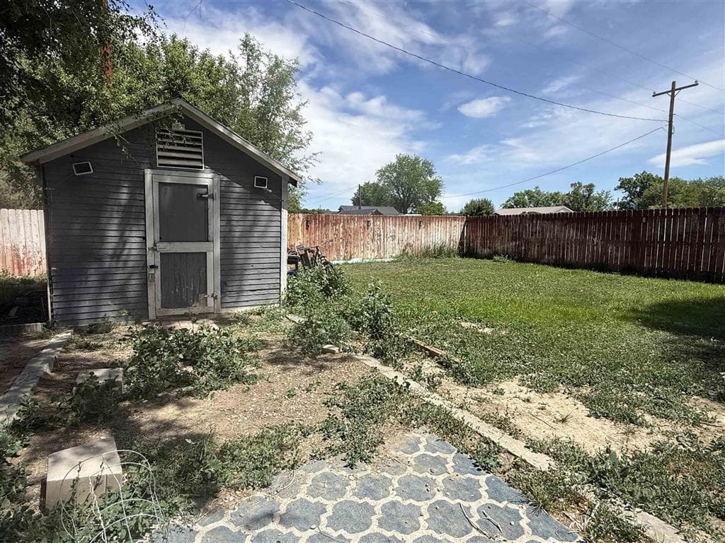 753 Kansas Ave — photo 5 of 25