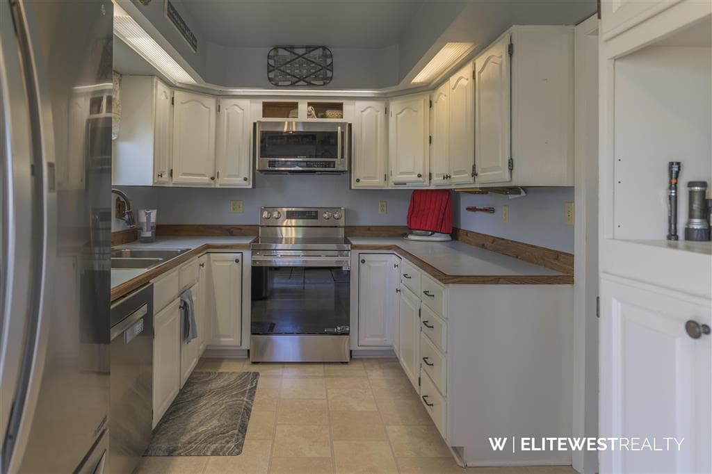 807 Road 8 1/2 — photo 11 of 25