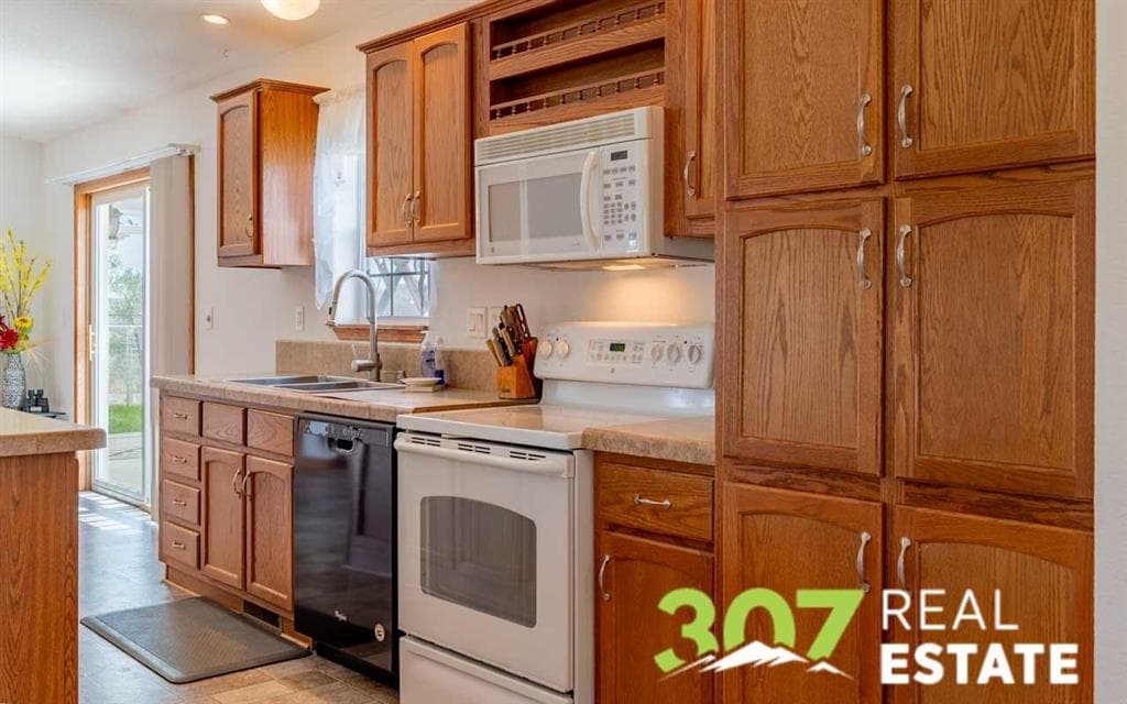 1870 Lane 12 — photo 17 of 25