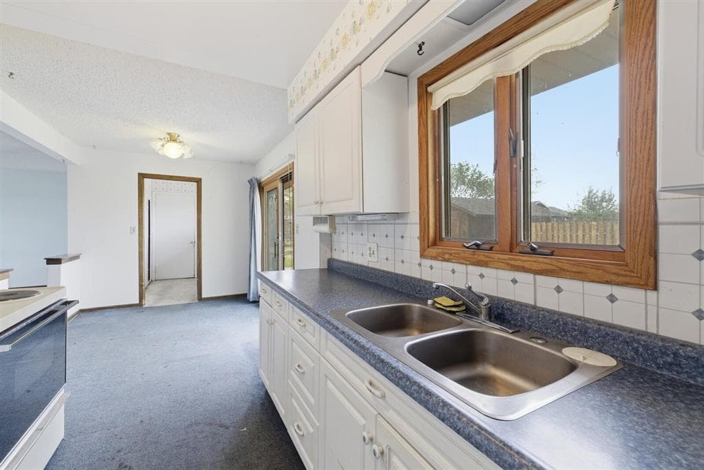 121 Buena Vista Ave — photo 2 of 25