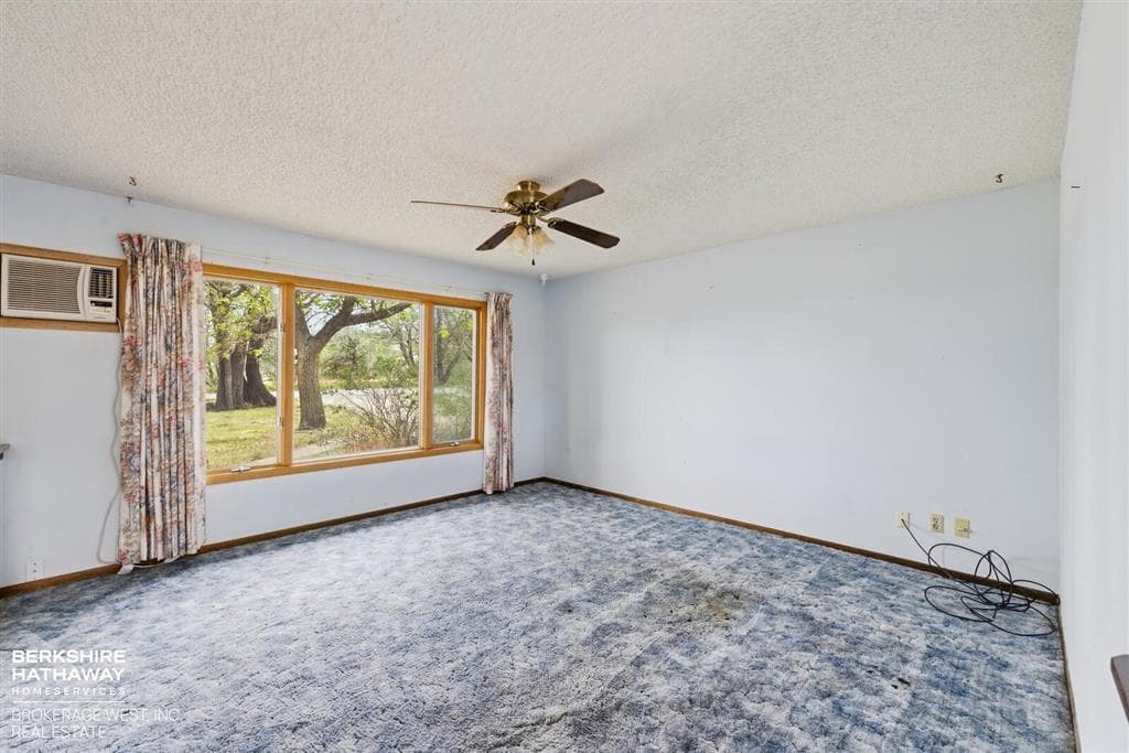 121 Buena Vista Ave — photo 11 of 25