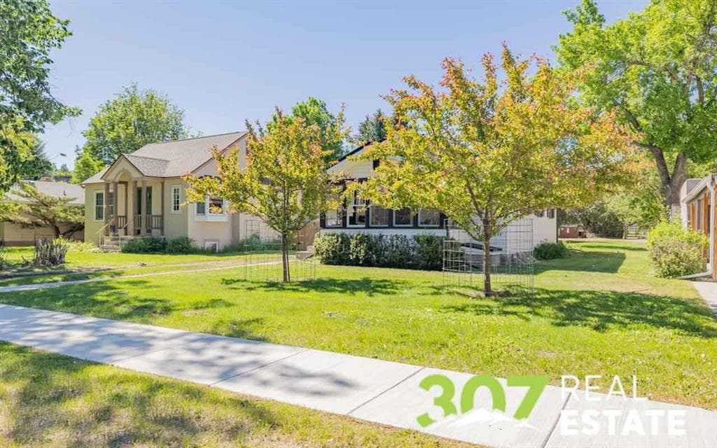 916 Canyon Ave — photo 3 of 25