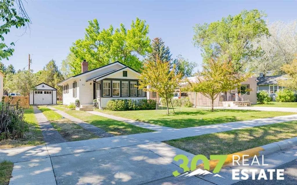 916 Canyon Ave — photo 4 of 25