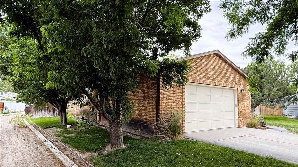 406 Meadowlark Lane — photo 3 of 25