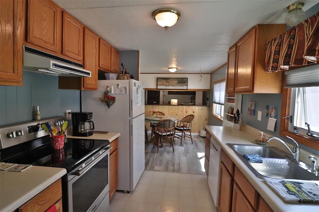 414 Southfork Rd — photo 11 of 25