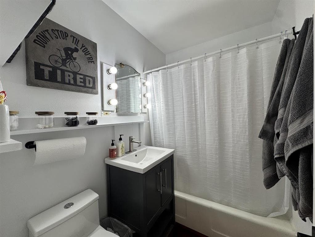 524 Avenue F — photo 11 of 17