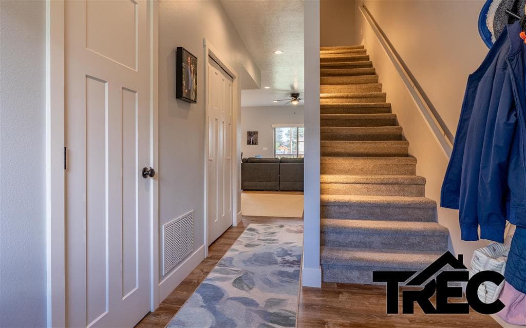 2855 Legacy Lane — photo 2 of 25