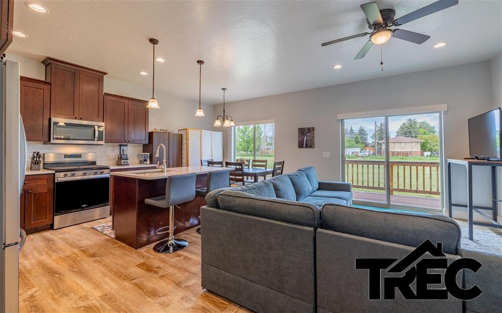 2855 Legacy Lane — photo 4 of 25