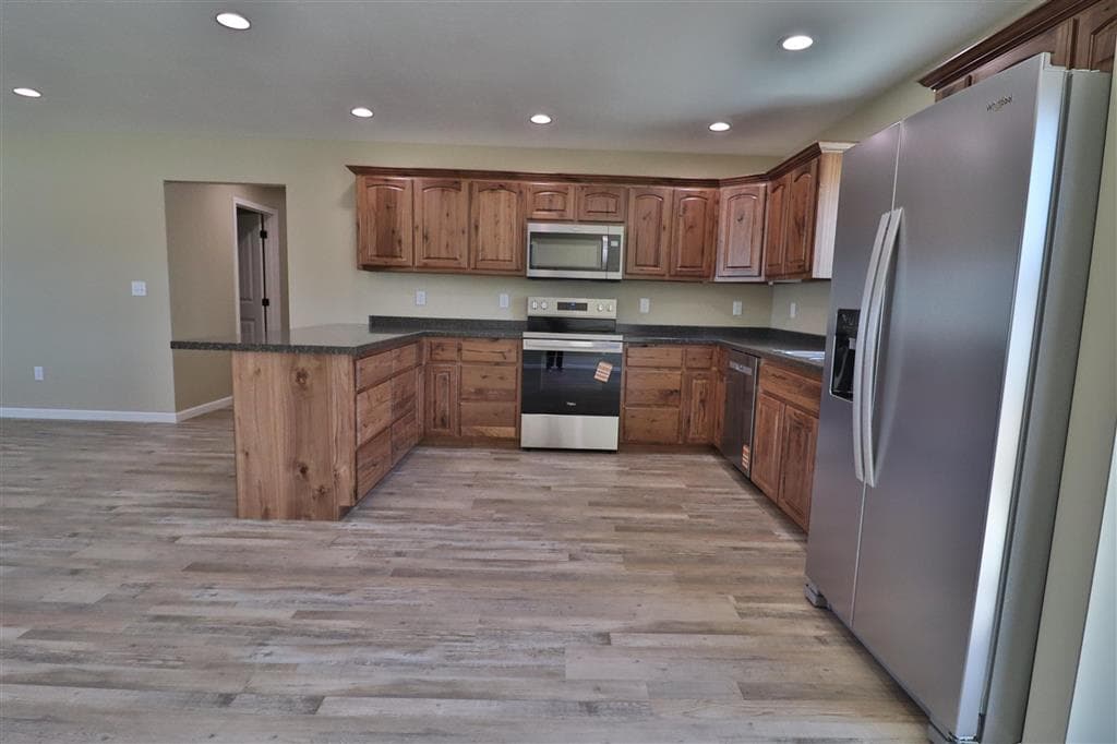 1182 Van Pl — photo 5 of 21