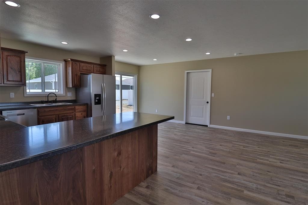 1182 Van Pl — photo 7 of 21