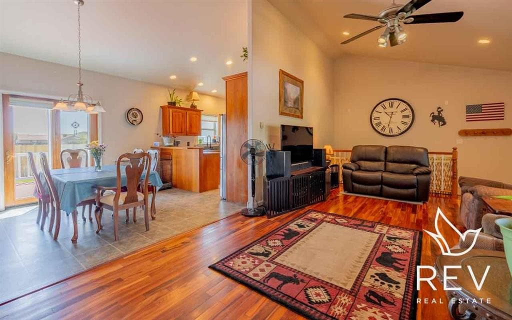 814 35th St — photo 14 of 25