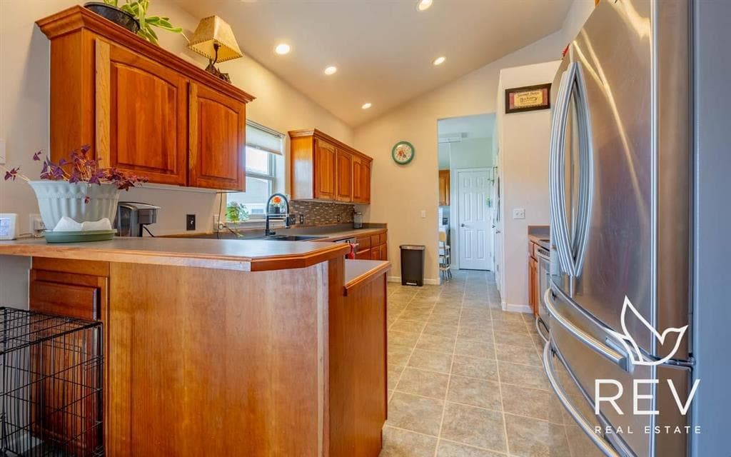 814 35th St — photo 7 of 25