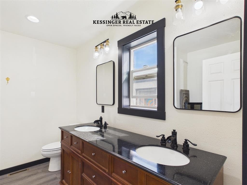 1133 Barrows Rd — photo 14 of 25