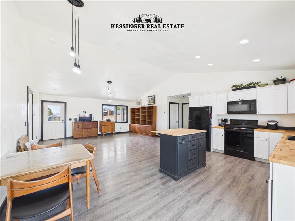 1133 Barrows Rd — photo 5 of 25