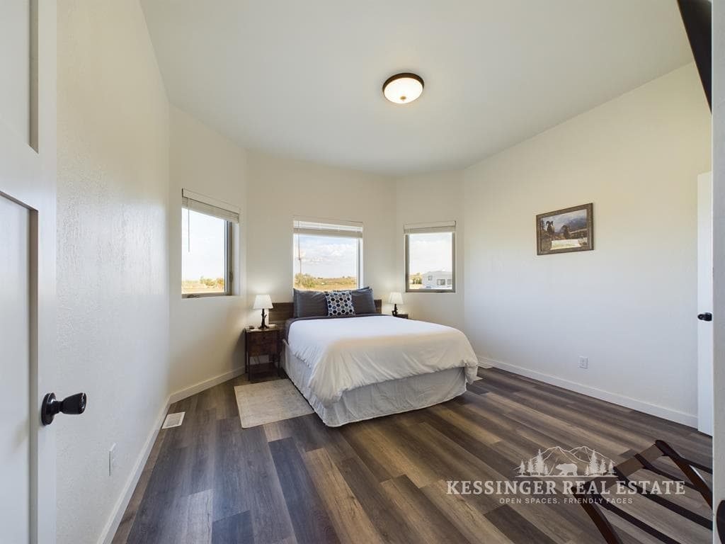 653 Southfork Rd — photo 17 of 25