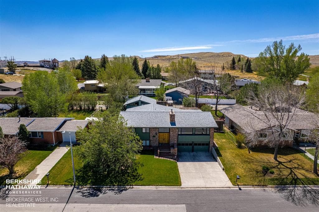 1214 Birch Ln — photo 8 of 25