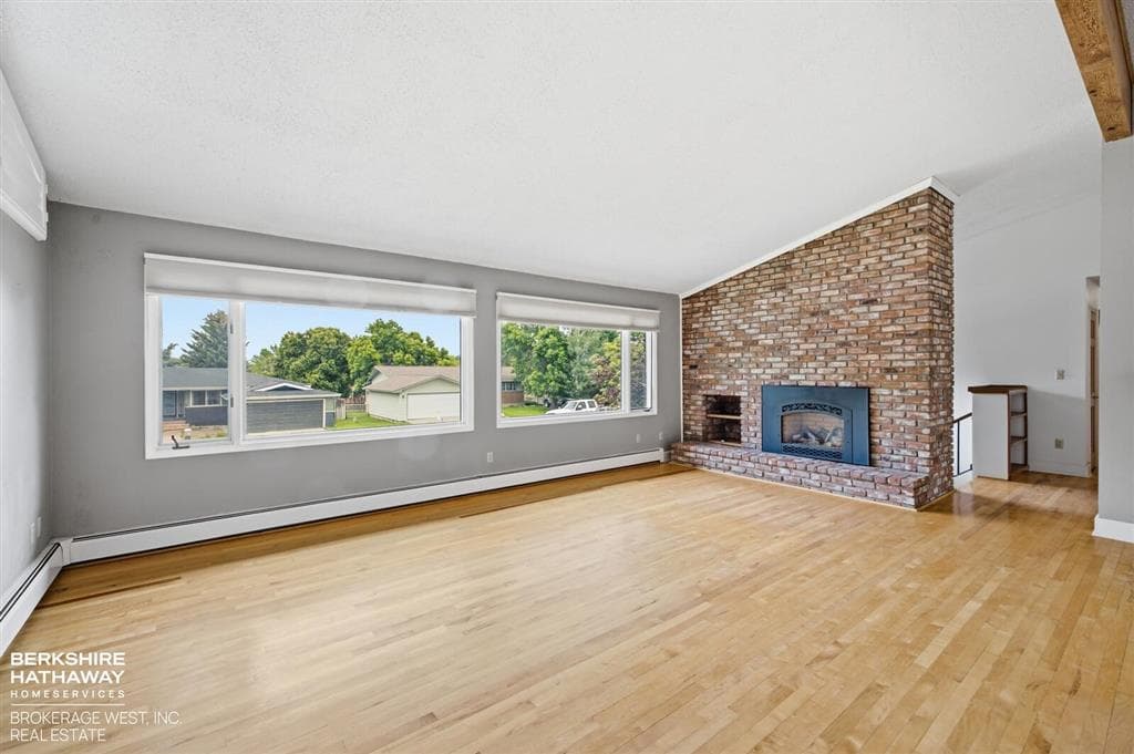1214 Birch Ln — photo 10 of 25