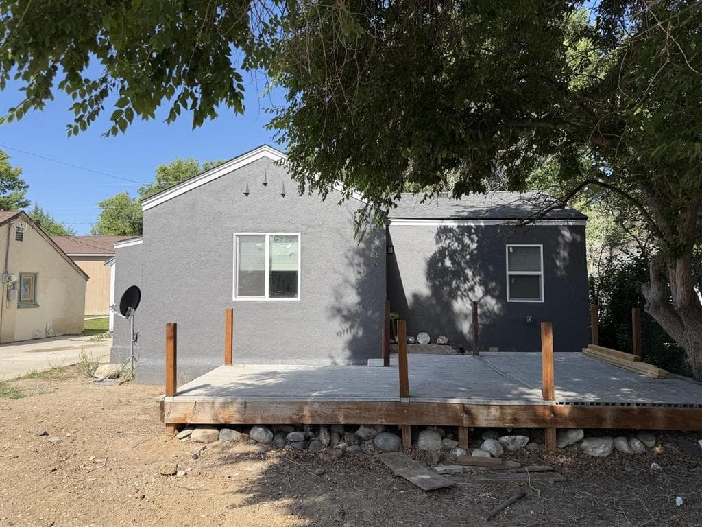 436 S Ferris St — photo 2 of 19