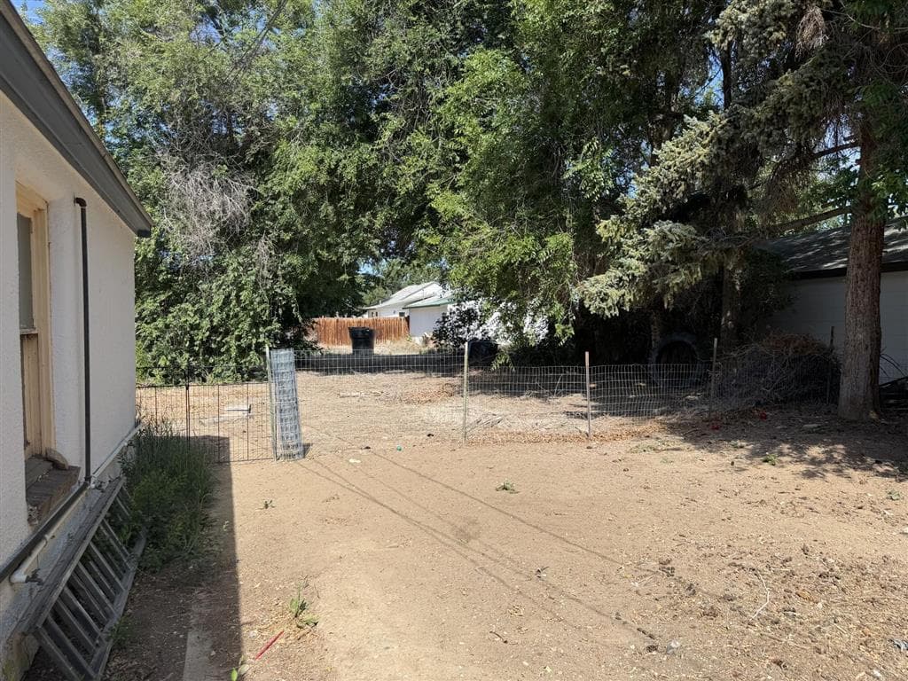 436 S Ferris St — photo 16 of 19