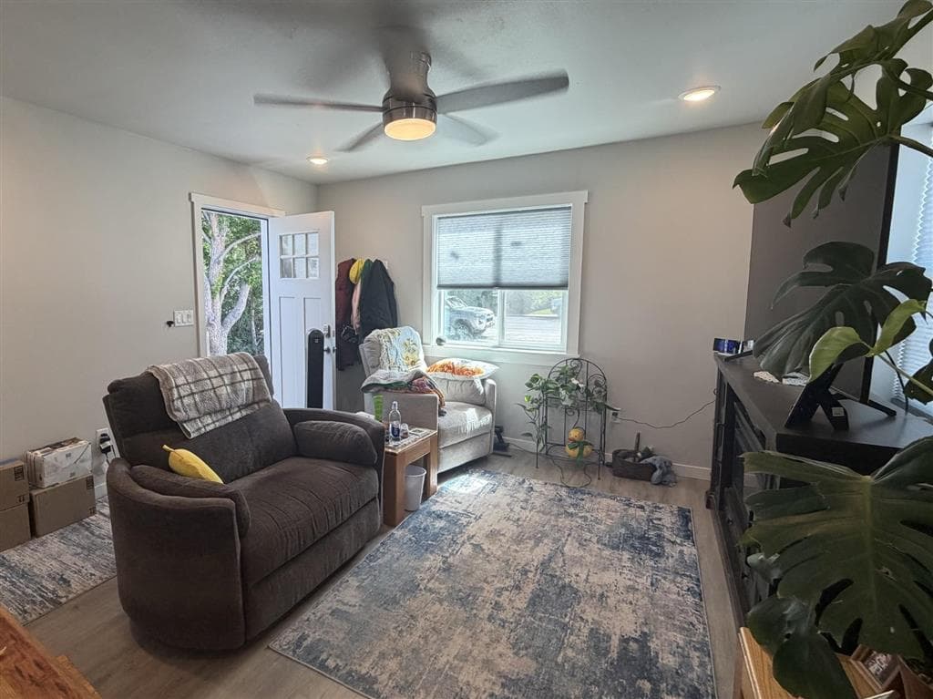 436 S Ferris St — photo 9 of 19