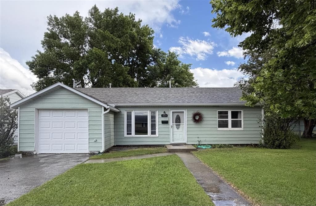 190 Goodturn Dr photo 1