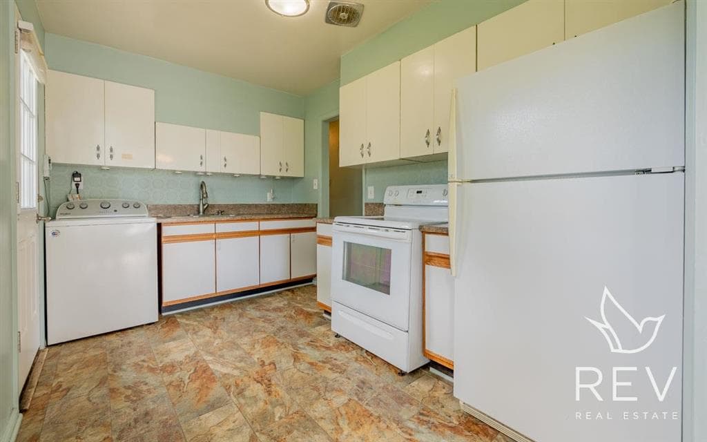190 Goodturn Dr — photo 3 of 20