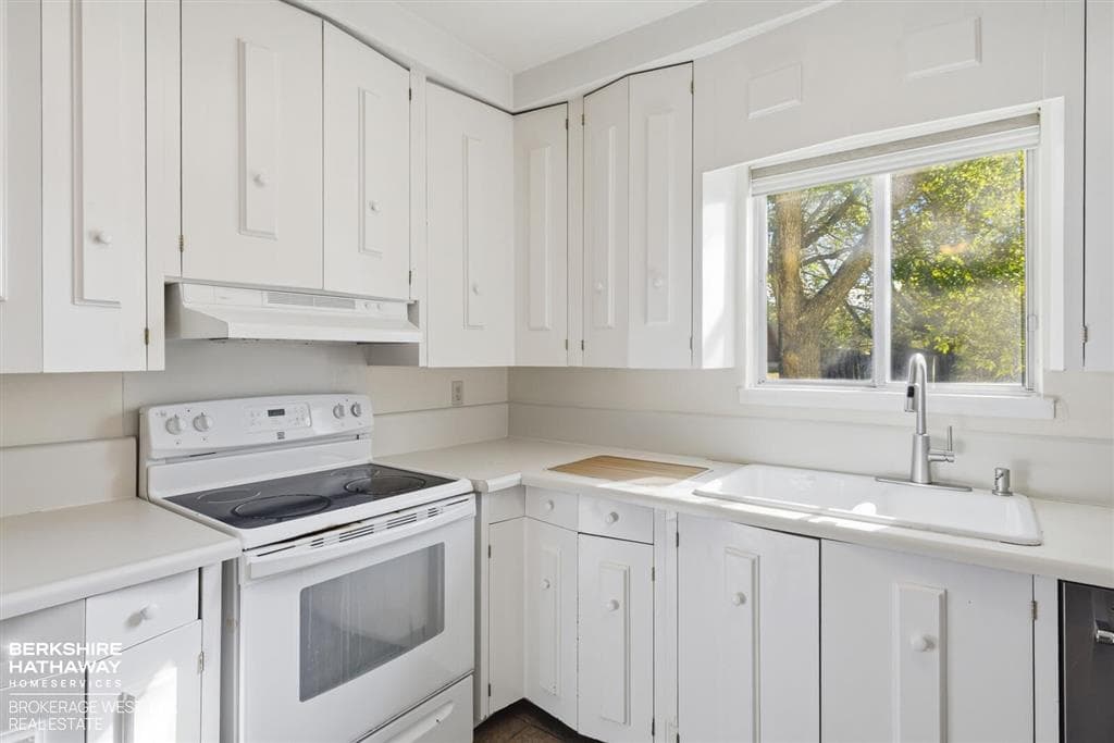 1202 Birch Ln — photo 7 of 25
