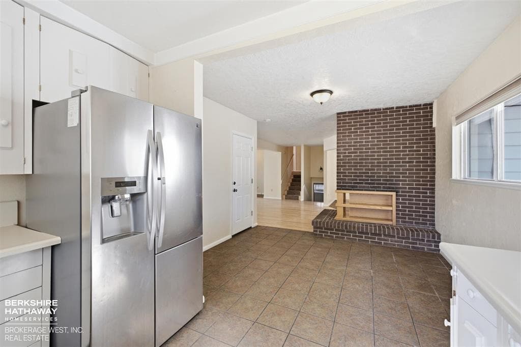 1202 Birch Ln — photo 8 of 25
