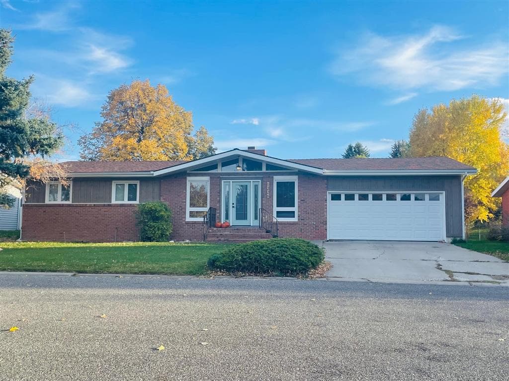 1226 Birch Ln photo 1