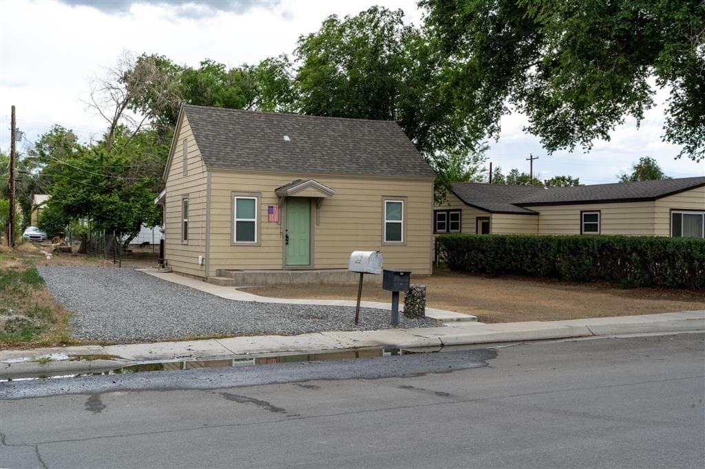 246 N Hamilton photo 1