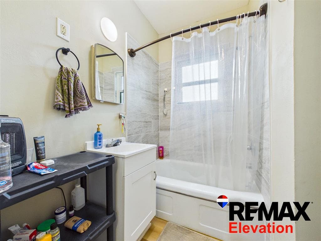 246 N Hamilton — photo 15 of 25