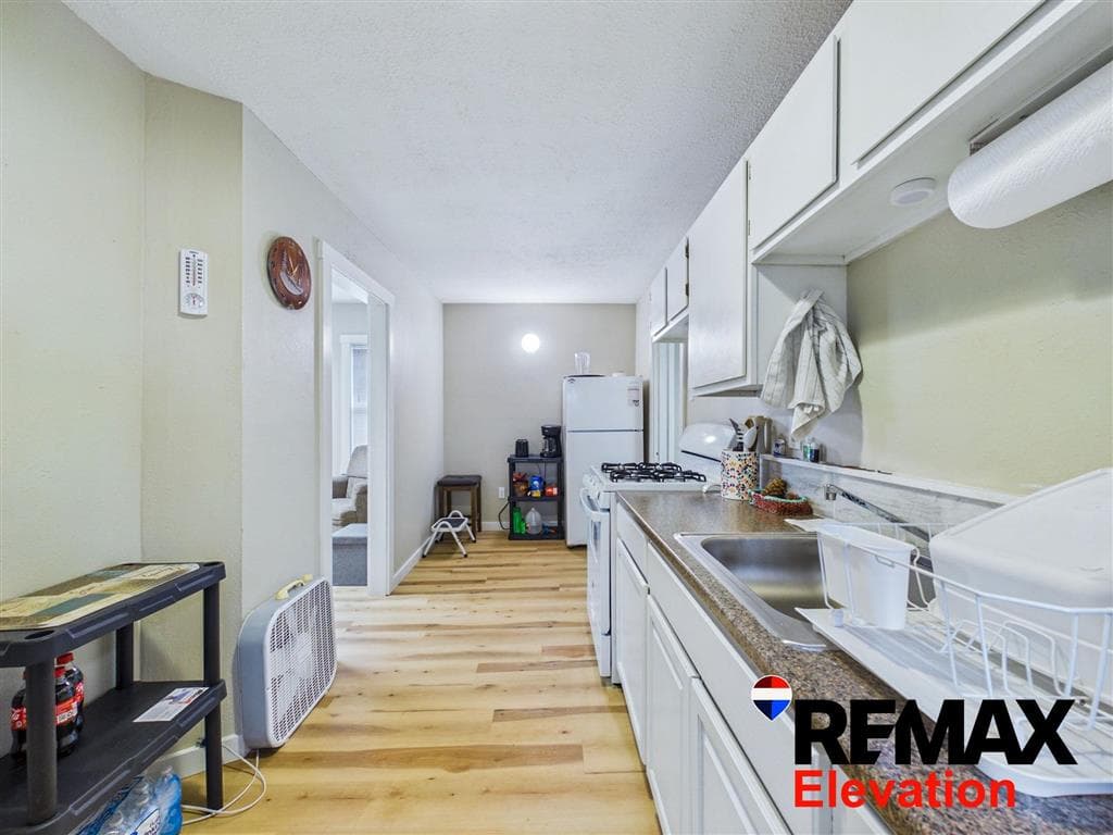 246 N Hamilton — photo 5 of 25