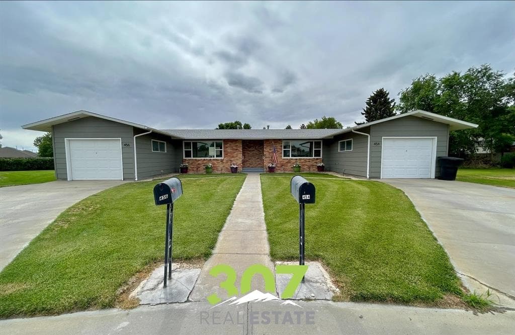 456 Sunlight Ct photo 1