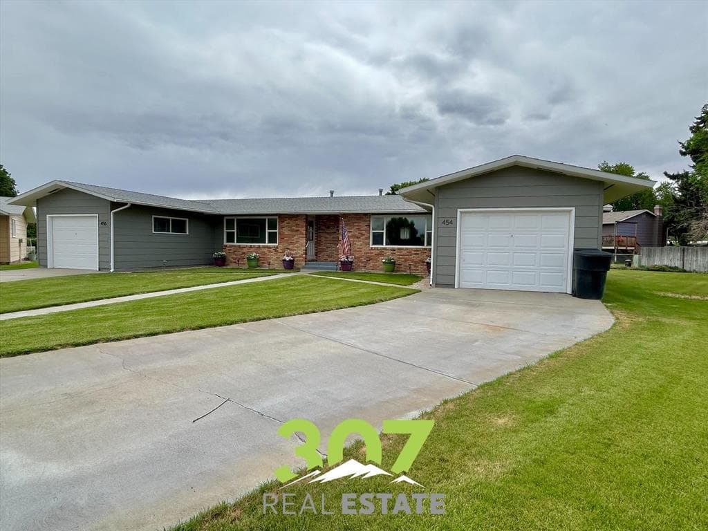 456 Sunlight Ct — photo 3 of 25