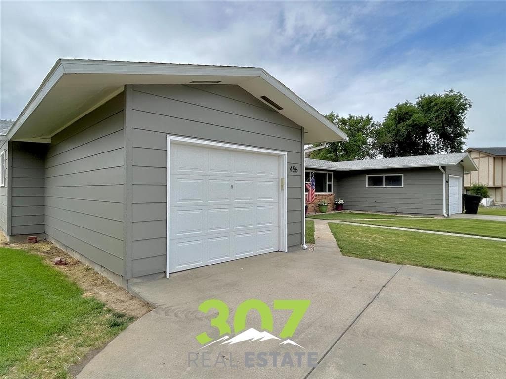 456 Sunlight Ct — photo 4 of 25