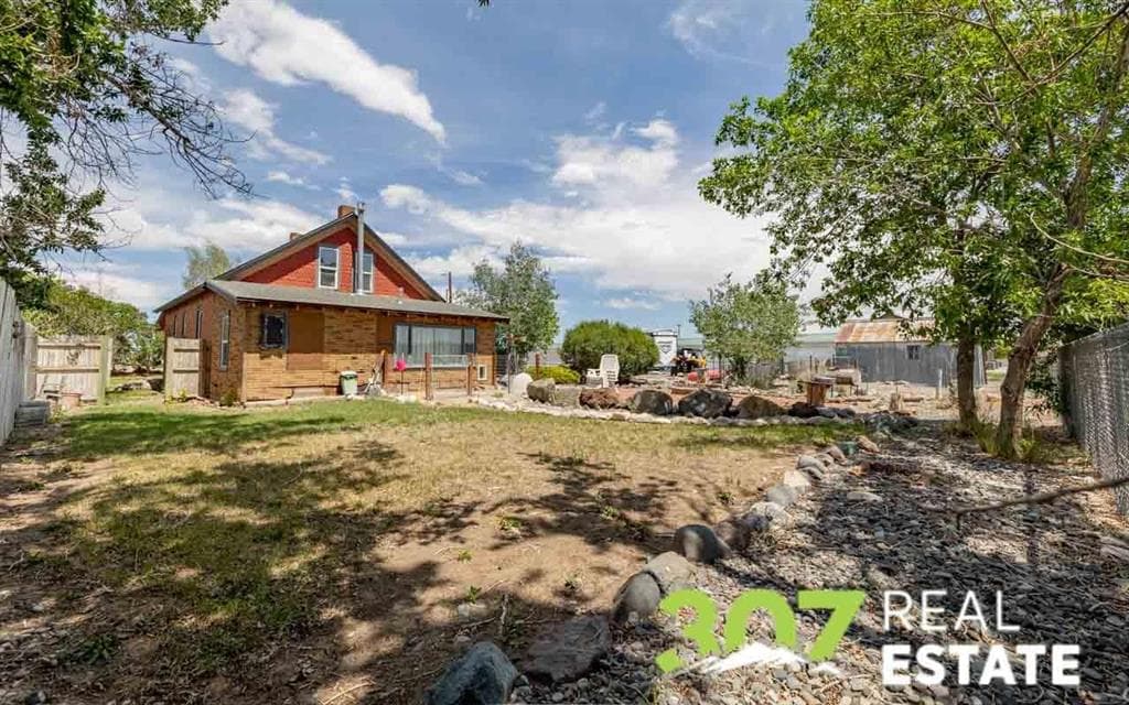 2840 Big Horn Ave — photo 14 of 25
