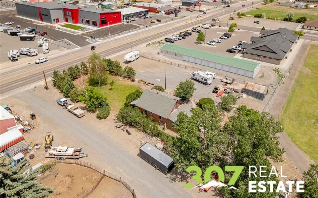 2840 Big Horn Ave — photo 4 of 25