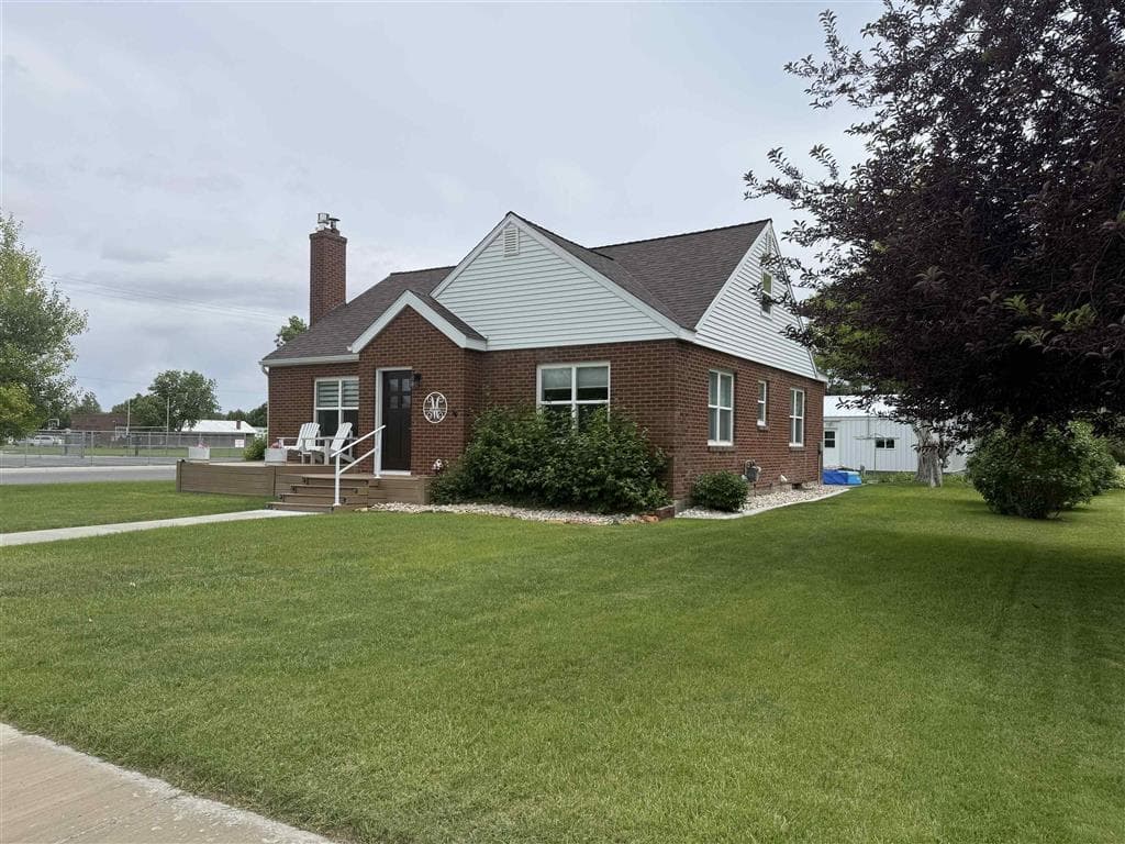 110 Washakie Ave photo 1