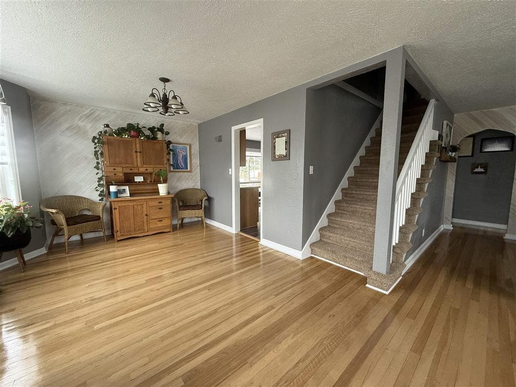 110 Washakie Ave — photo 4 of 25