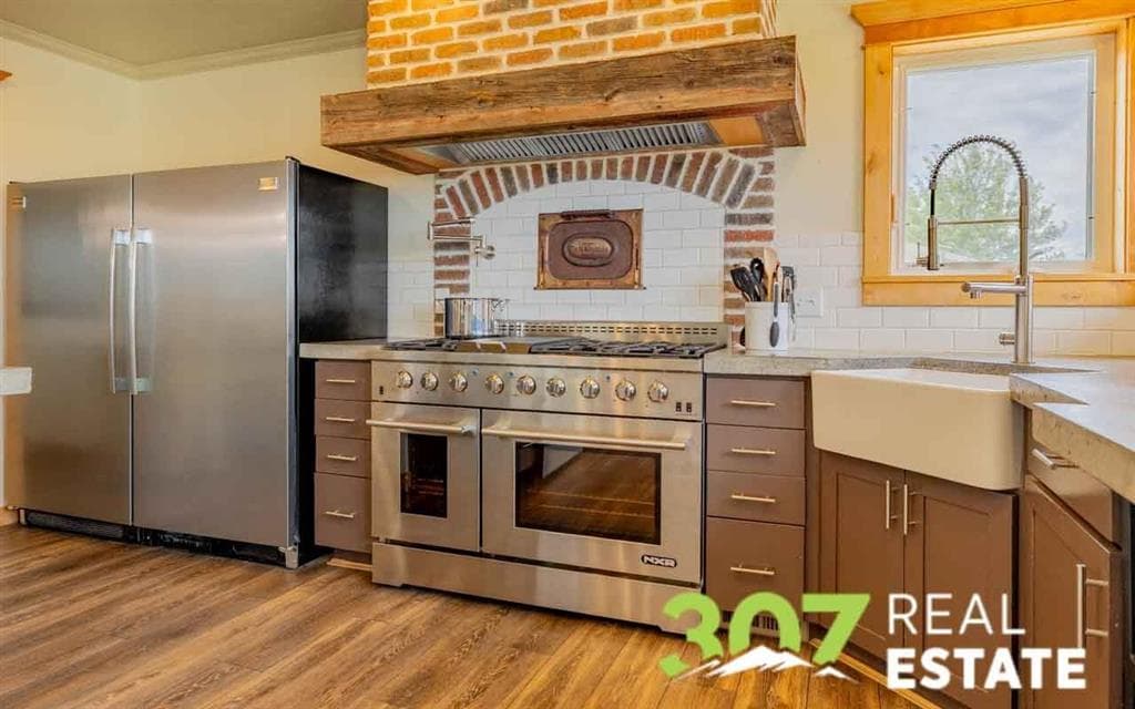 2929 E Avenue — photo 12 of 25