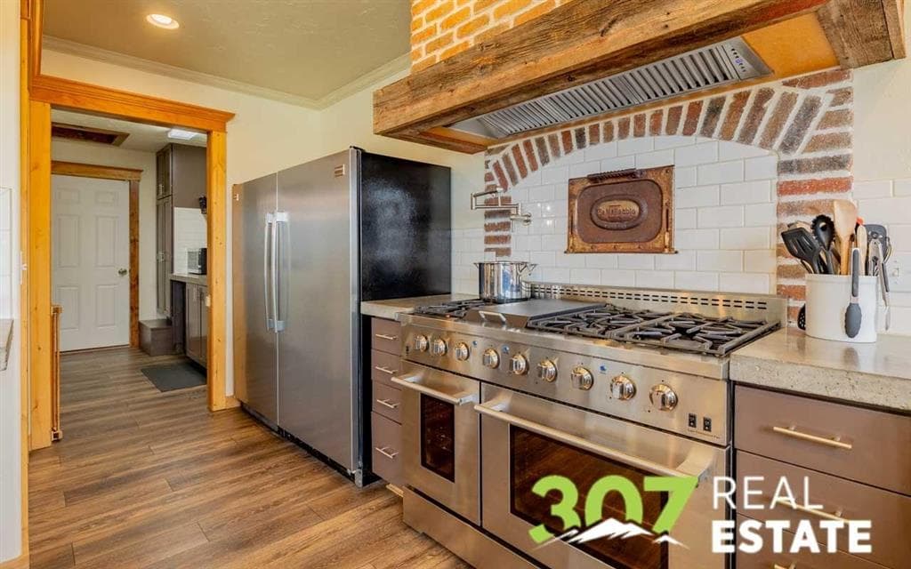 2929 E Avenue — photo 13 of 25